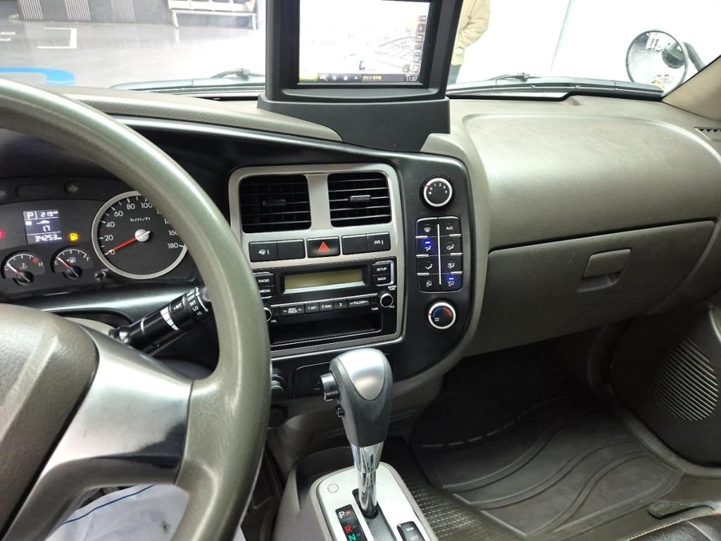 Hyundai Porter II Super Cab Fixed Floor Long Wheelbase Super Cab 10