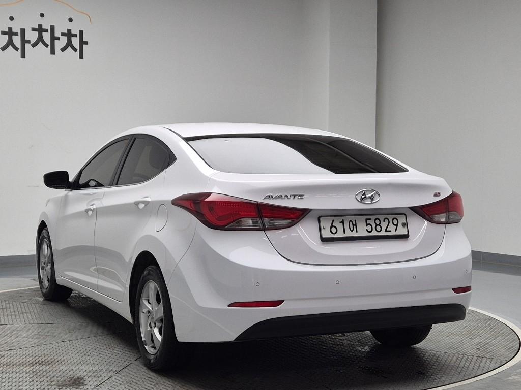 Hyundai Avante MD Style 1.6 GDi 3