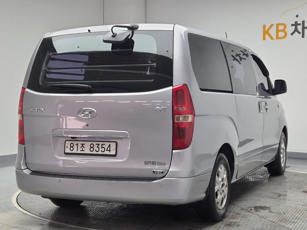 Hyundai Starex Grand CVX Deluxe 2.5 VGT/ WGT 5 Van 4