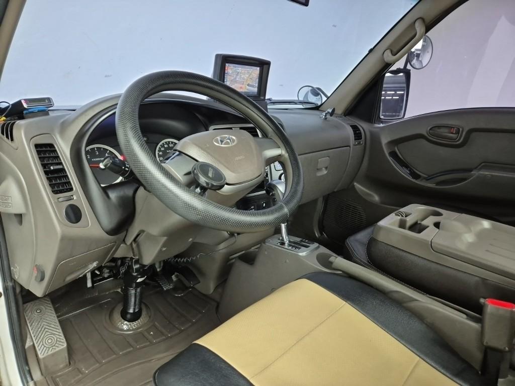 Hyundai Porter II Standard Cab High Fixed Floor Long Wheelbase Standard Cab 7