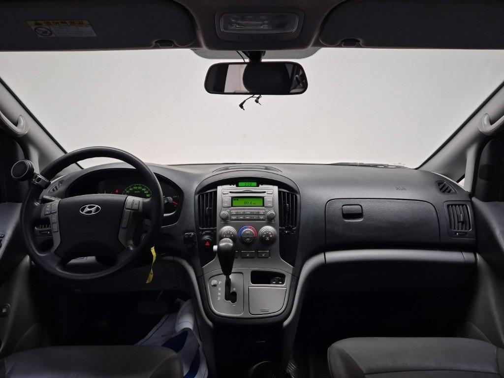 Hyundai Starex Grand CVX Luxury 2.5 VGT/ WGT 5 Van 8
