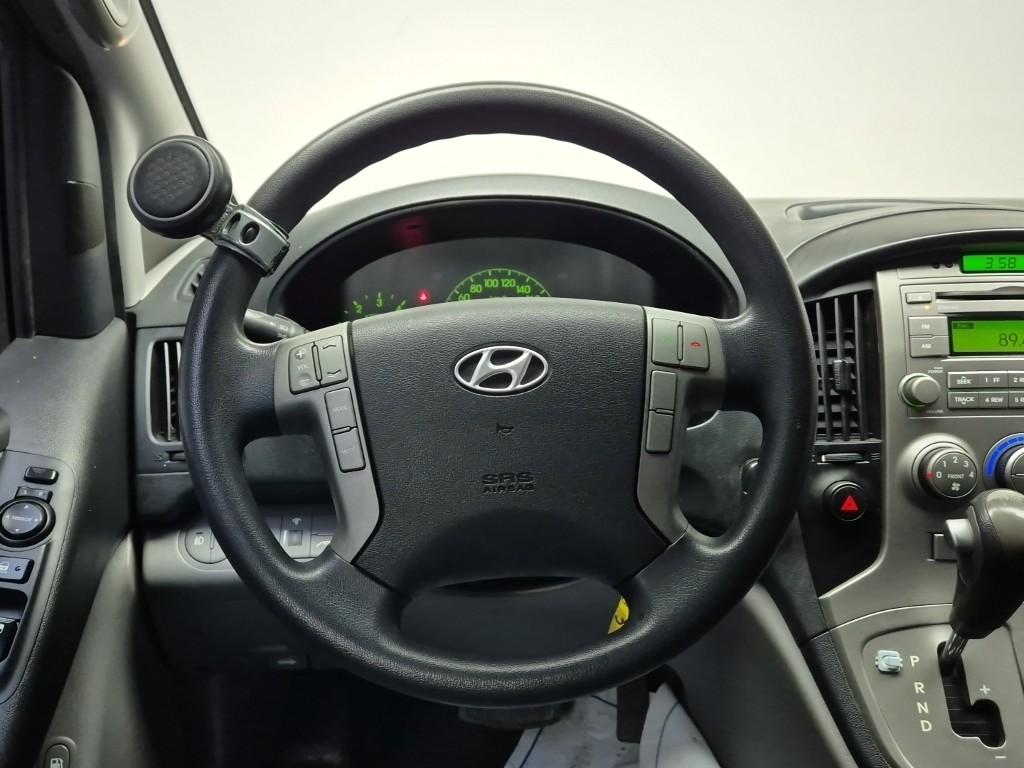 Hyundai Starex Grand CVX Luxury 2.5 VGT/ WGT 5 Van 10