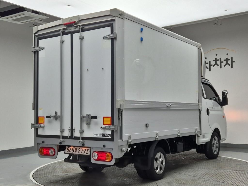 Hyundai Porter II LPG Manual LPG Wing body Manual Long Wheelbase Super Cab 4