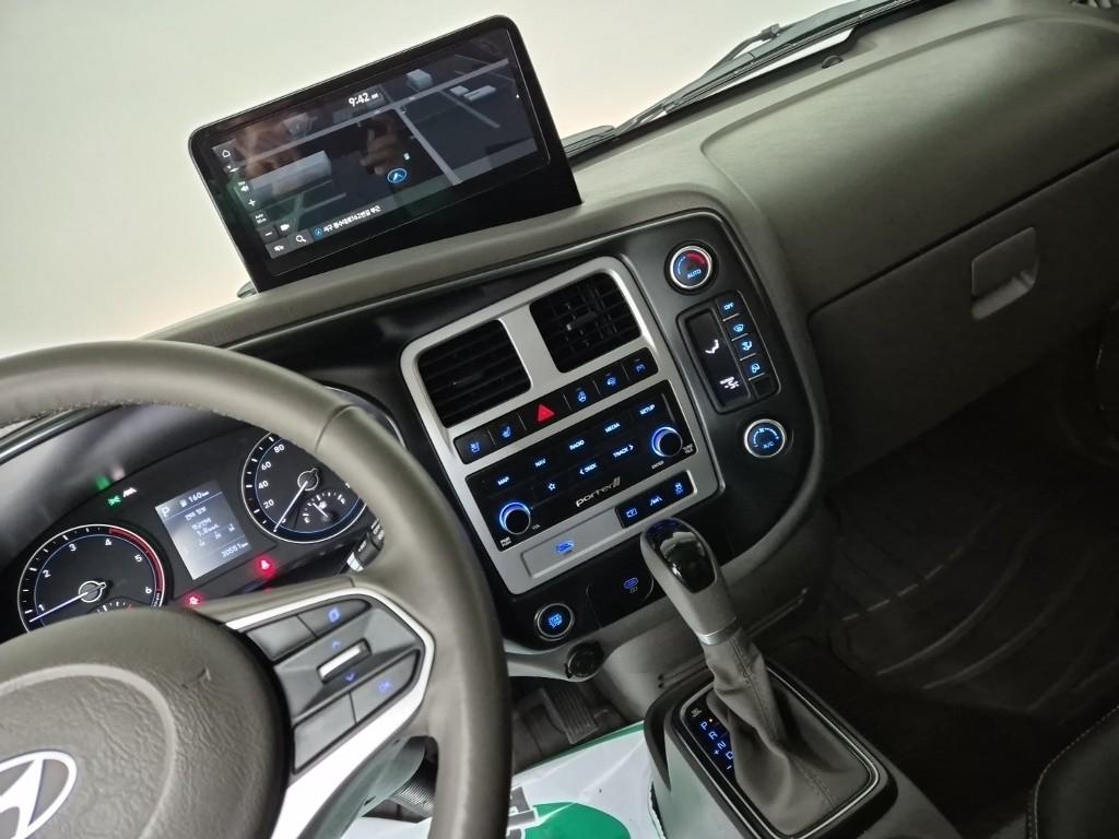 Hyundai Porter II LPG Manual LPG Wing body Manual Long Wheelbase Super Cab 10