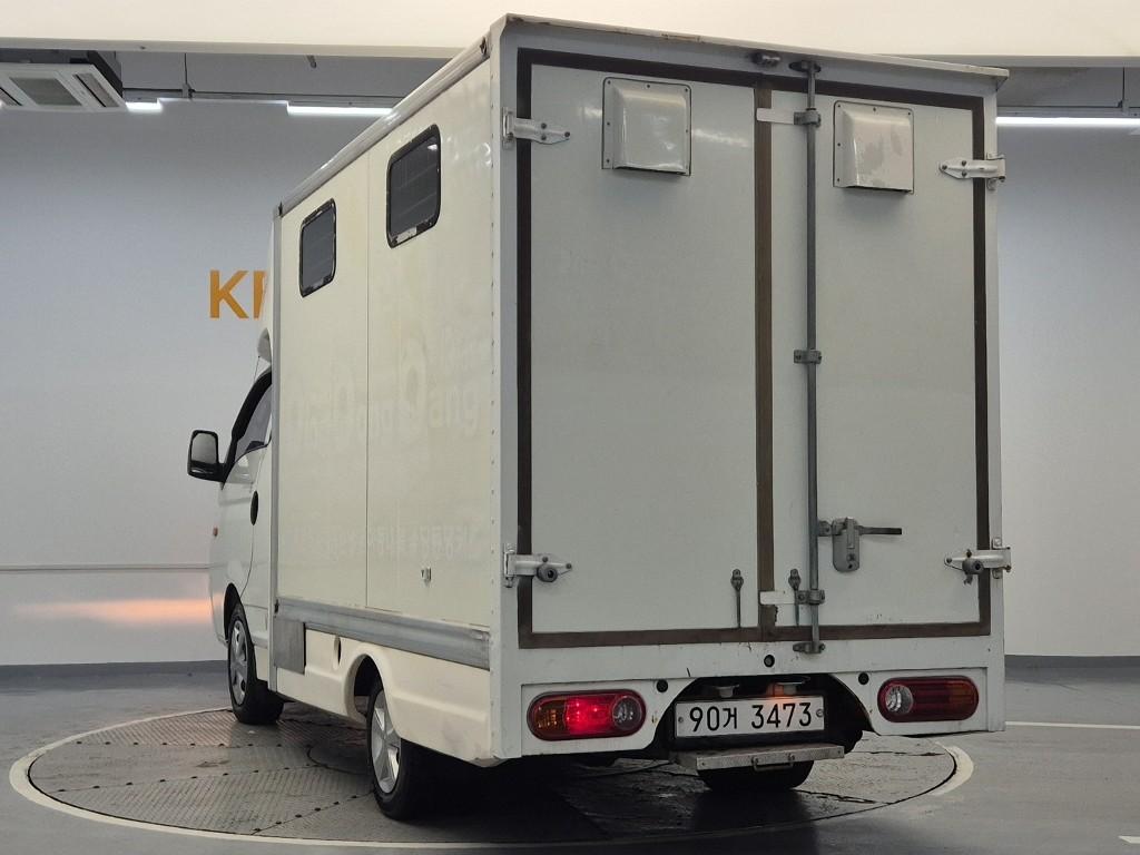 Hyundai Porter II City Van Long Wheelbase Super Cab 3