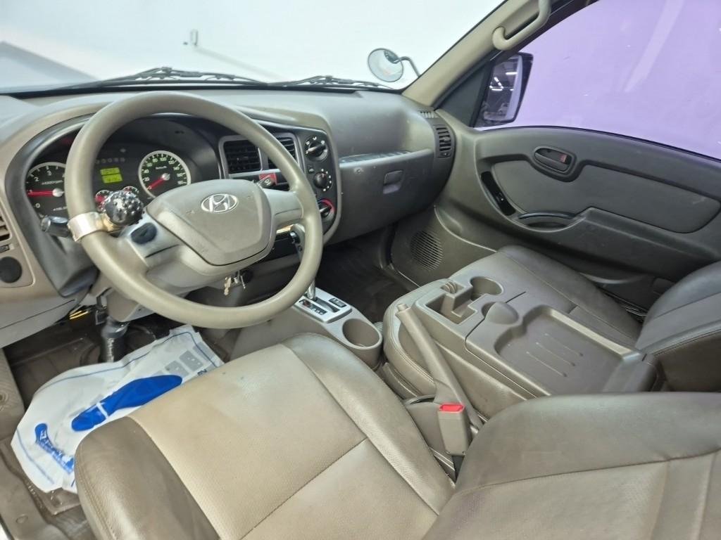 Hyundai Porter II City Van Long Wheelbase Super Cab 7