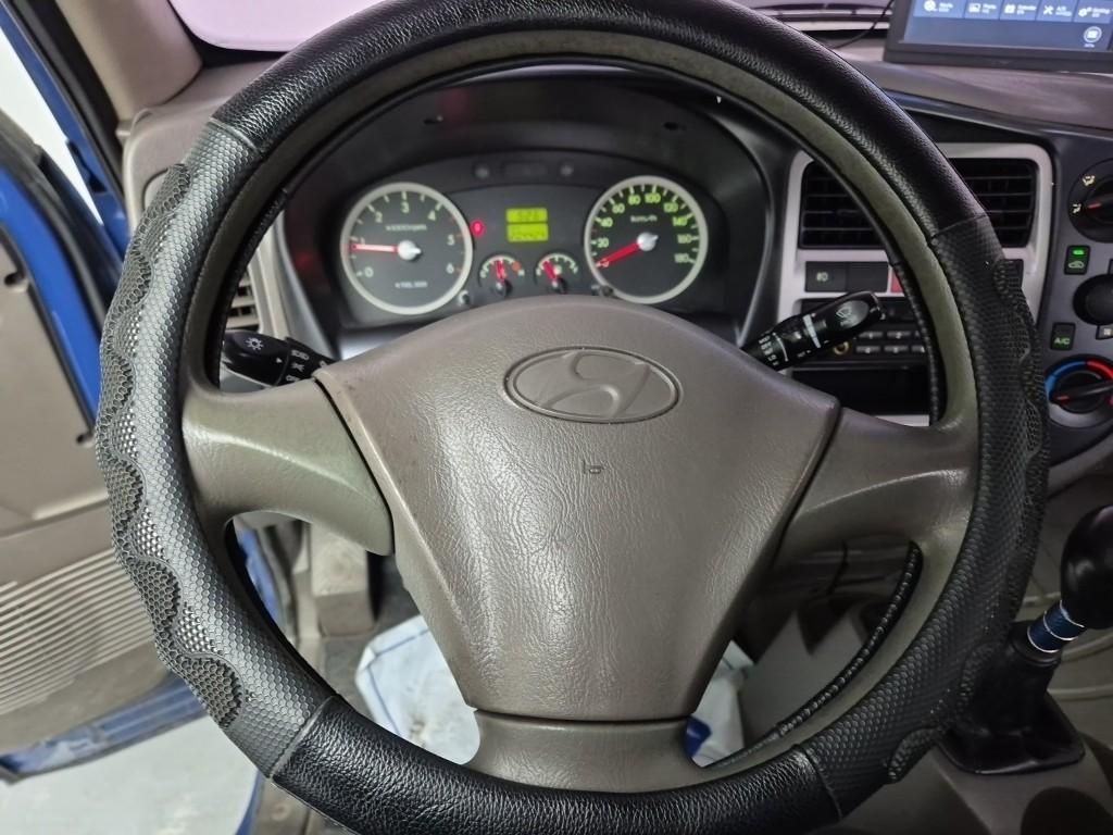 Hyundai Porter II Long Wheelbase Deluxe Long Wheelbase Standard Cab 9