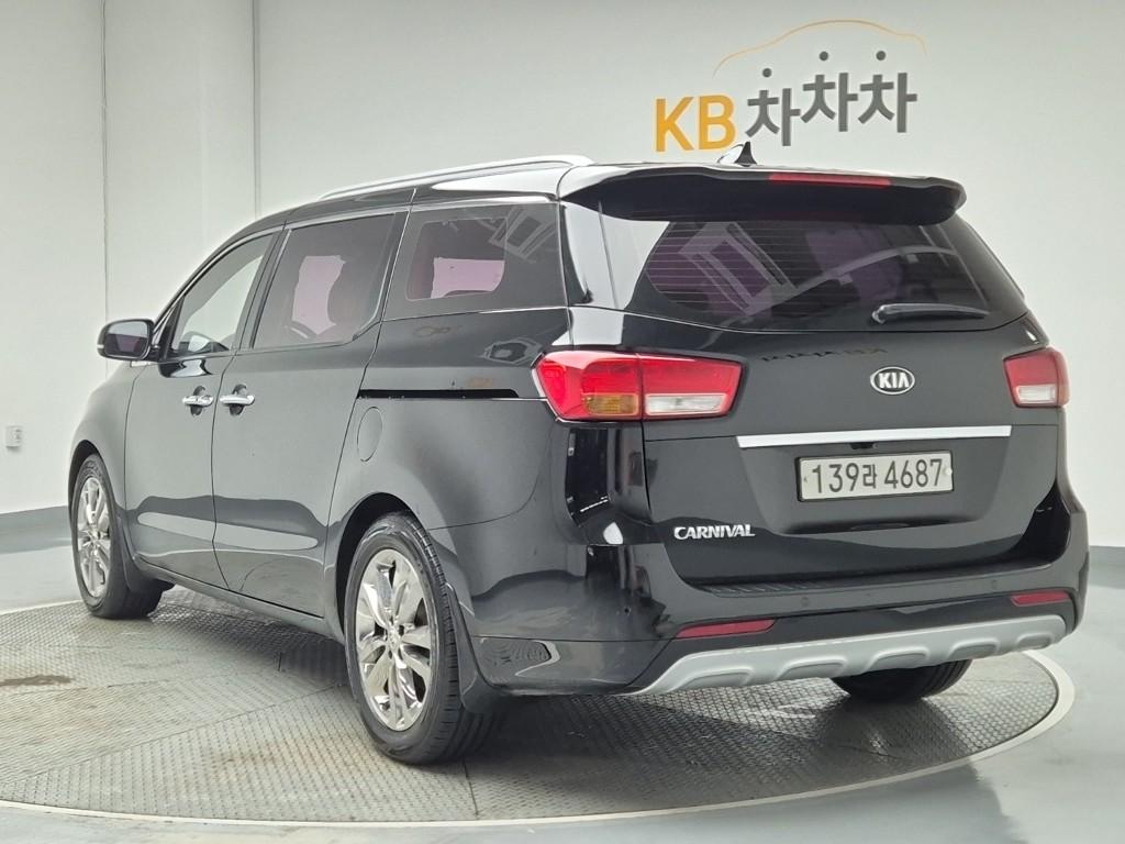 Kia Carnival 2018 photo 2