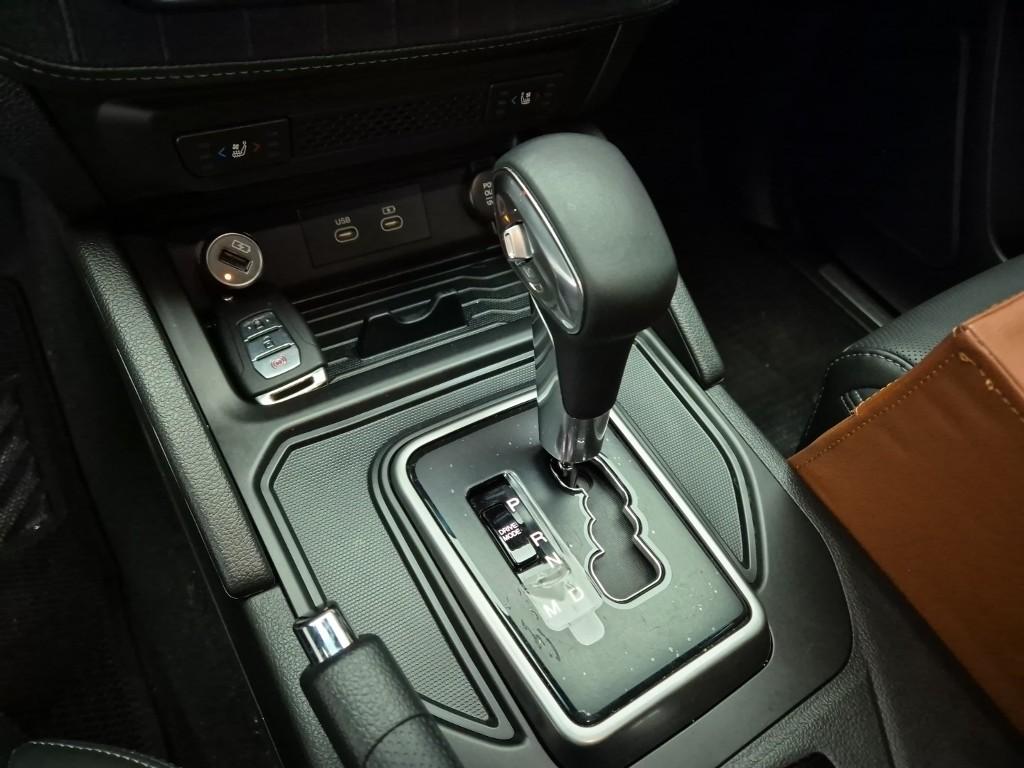 KG Mobility (Ssangyong) Musso Sport Q261 Prestige Diesel 2.2 4WD 9