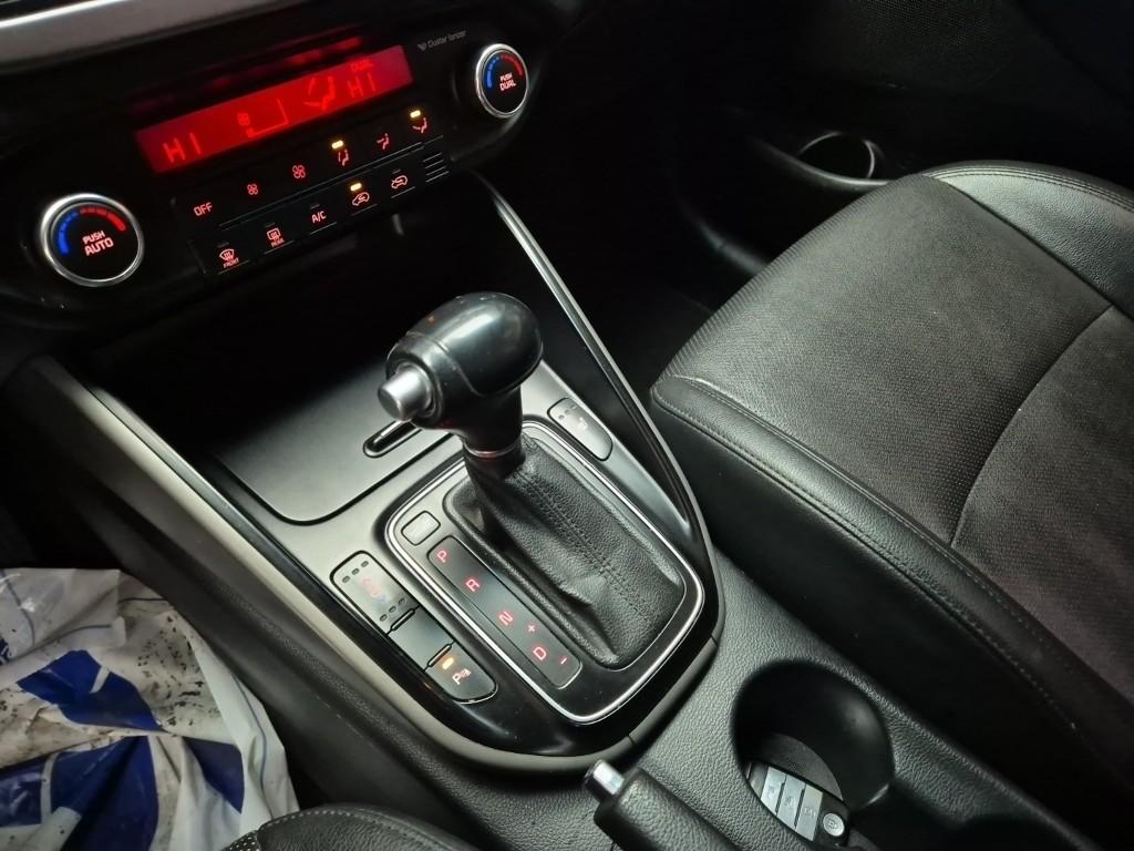 KIA All New Carens 2.0 LPI
