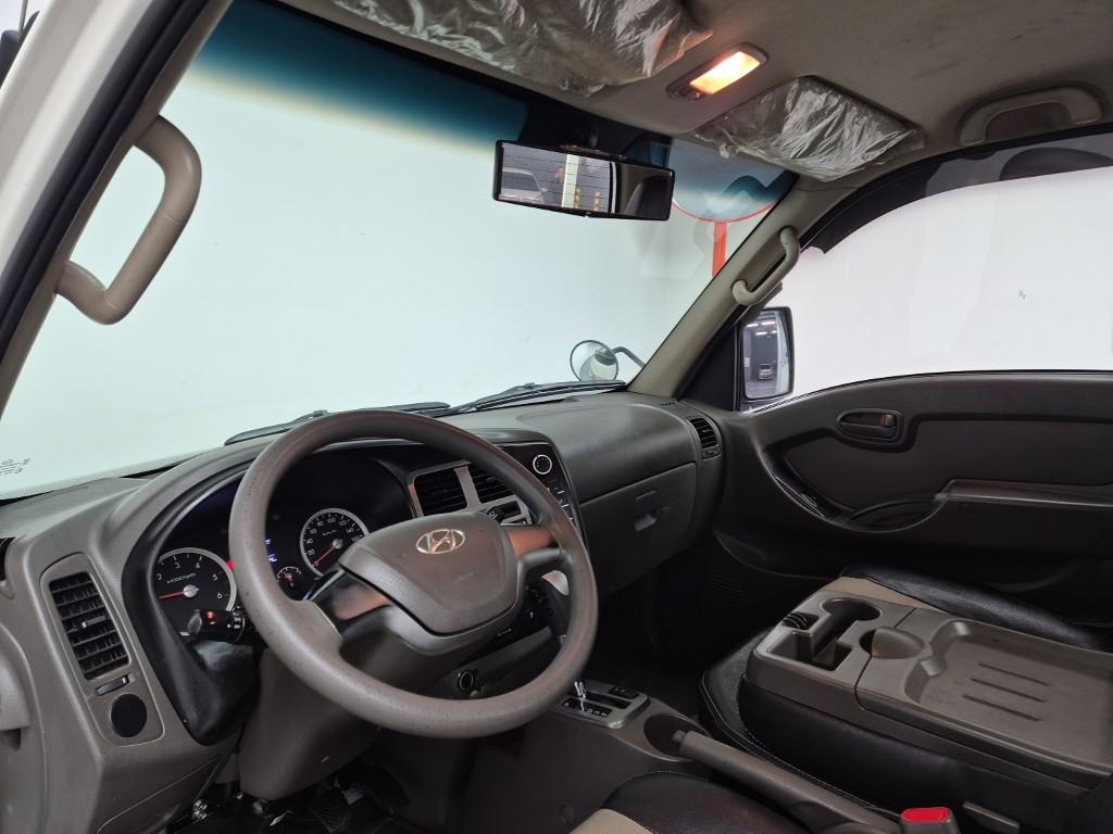 Hyundai Porter II Super Cab Powergate Long Wheelbase Super Cab 8