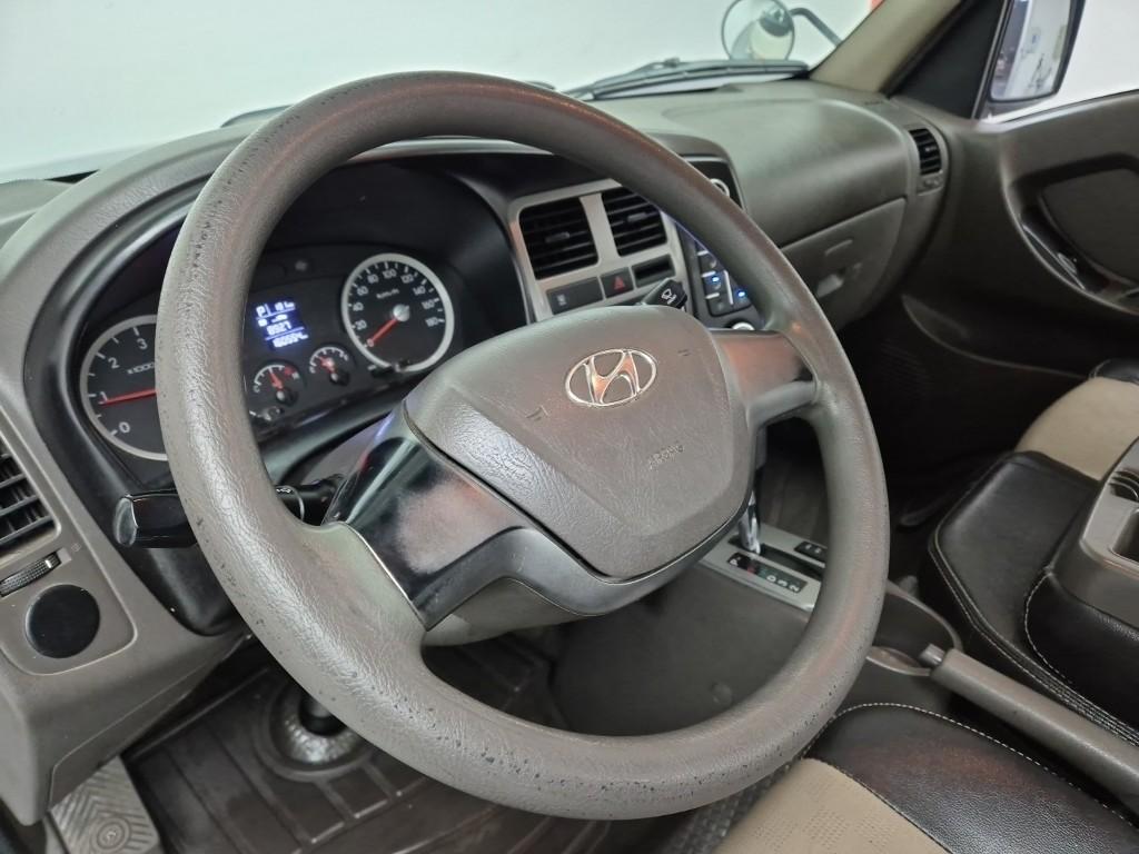 Hyundai Porter II Super Cab Powergate Long Wheelbase Super Cab 10