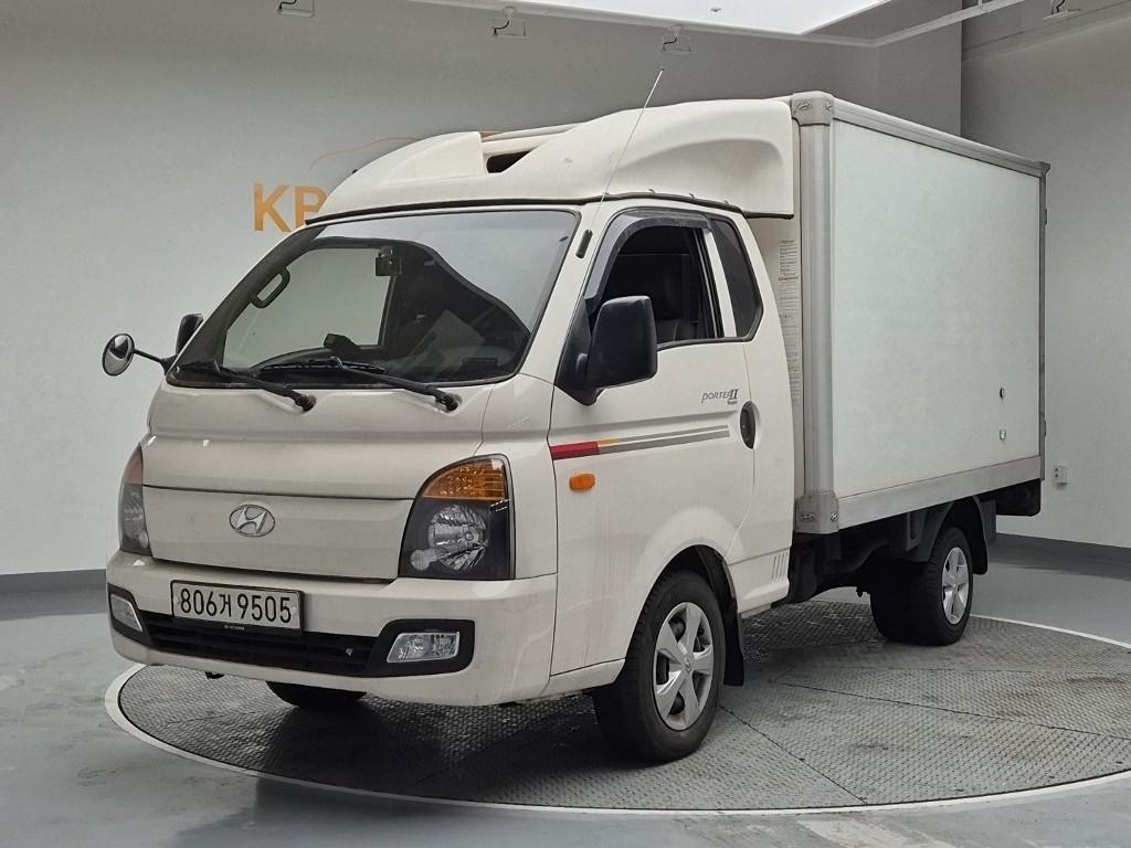 Hyundai Porter II Super Cab Twin Comp Refrigerated Truck Long Wheelbase Super Cab 2