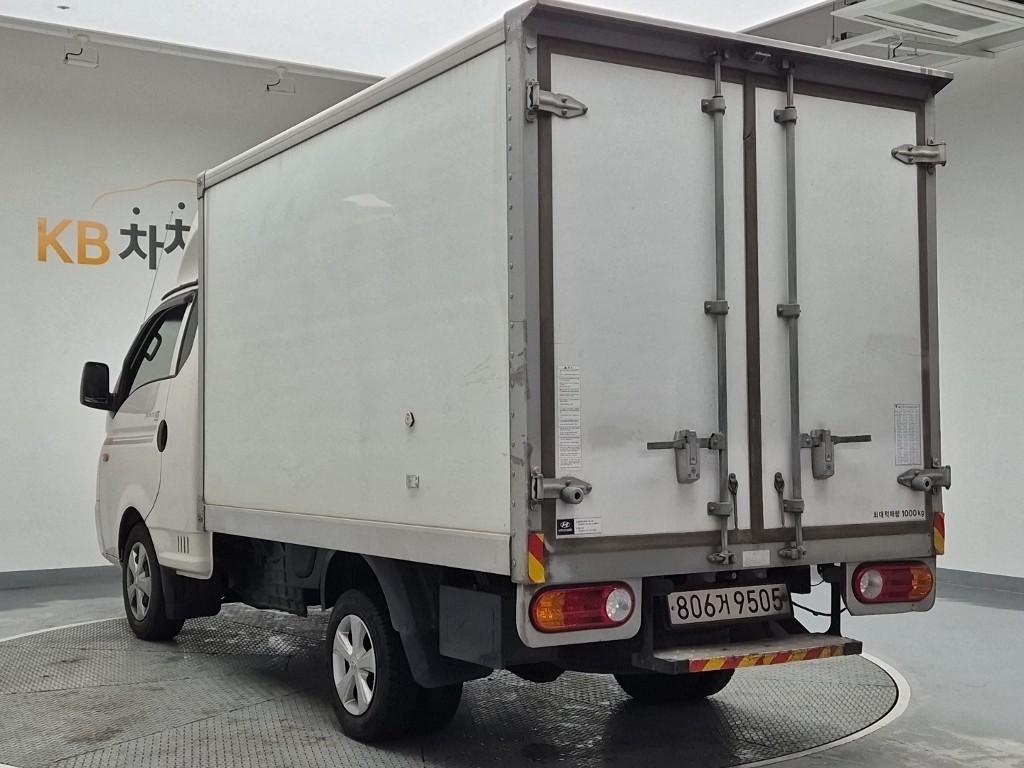 Hyundai Porter II Super Cab Twin Comp Refrigerated Truck Long Wheelbase Super Cab 3