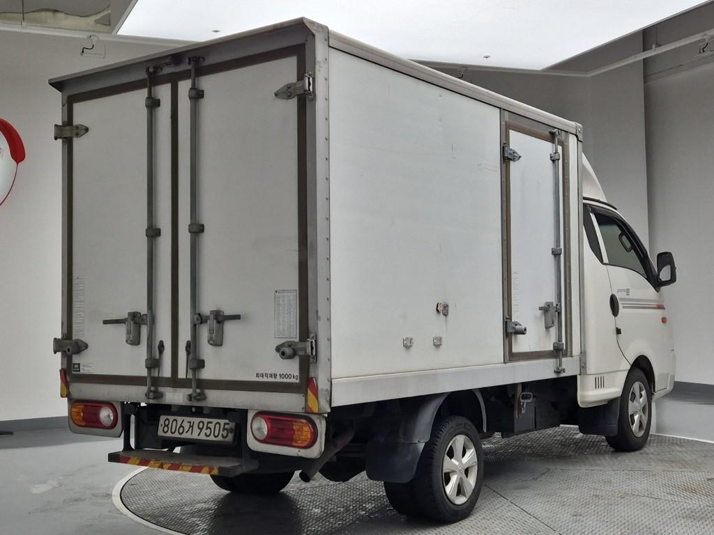 Hyundai Porter II Super Cab Twin Comp Refrigerated Truck Long Wheelbase Super Cab 4