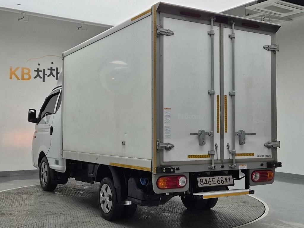 Hyundai Porter II Super Cab Fixed Floor Long Wheelbase Super Cab 3