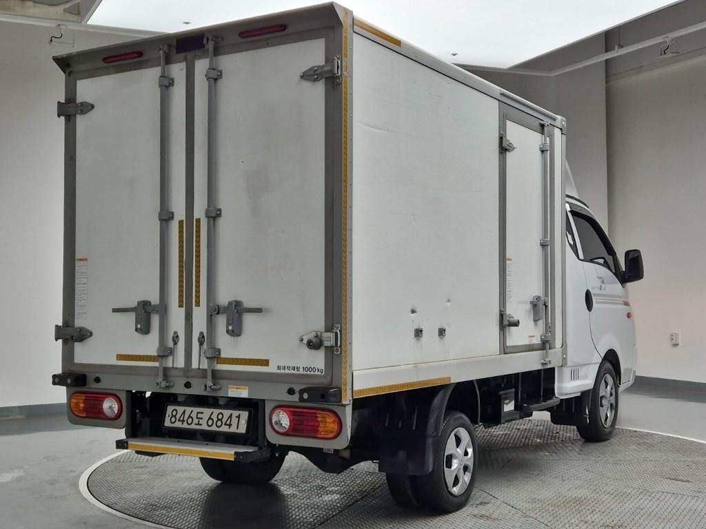 Hyundai Porter II Super Cab Fixed Floor Long Wheelbase Super Cab 4