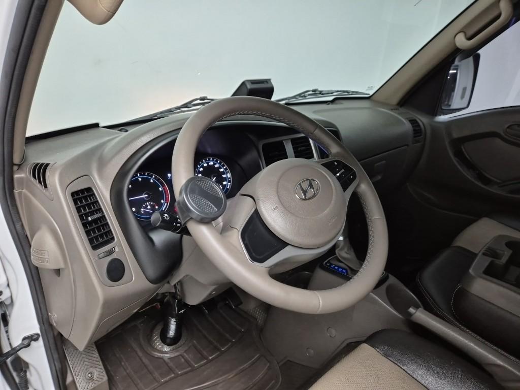 Hyundai Porter II Super Cab Fixed Floor Long Wheelbase Super Cab 7