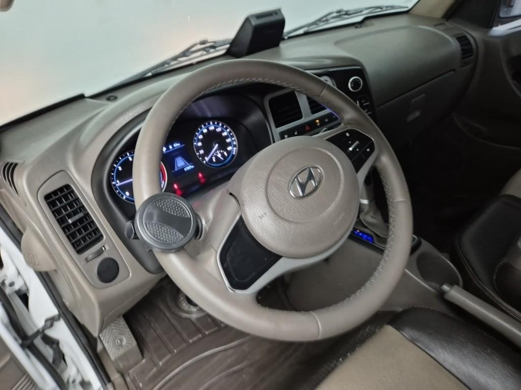 Hyundai Porter II Super Cab Fixed Floor Long Wheelbase Super Cab 9