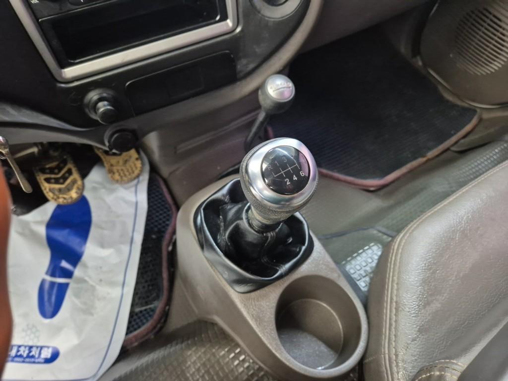 Hyundai Porter II Long Wheelbase Plus Long Wheelbase Double Cab 4WD 8