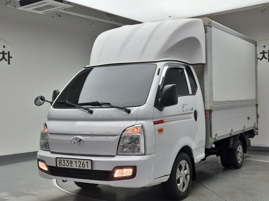 Hyundai Porter II Super Cab High Fixed Floor Long Wheelbase Super Cab 2