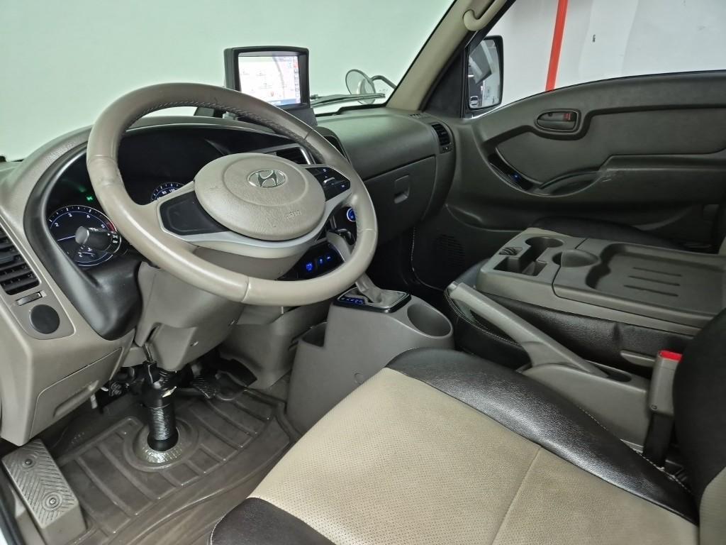 Hyundai Porter II Super Cab High Fixed Floor Long Wheelbase Super Cab 7