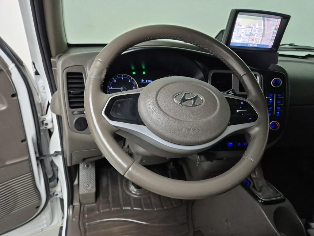 Hyundai Porter II Super Cab High Fixed Floor Long Wheelbase Super Cab 9