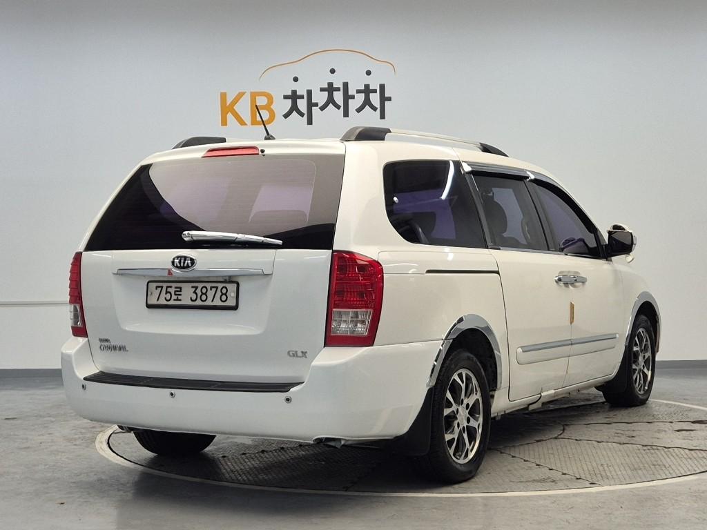 Kia Carnival R GLX Premium Type R2.2 E-VGT 4