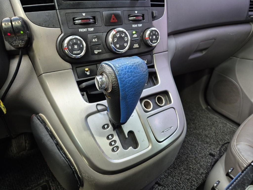 Kia Carnival R GLX Premium Type R2.2 E-VGT 9