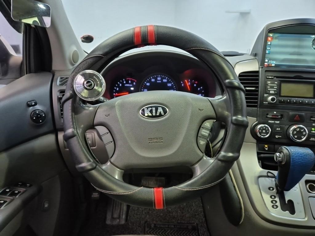 Kia Carnival R GLX Premium Type R2.2 E-VGT 10