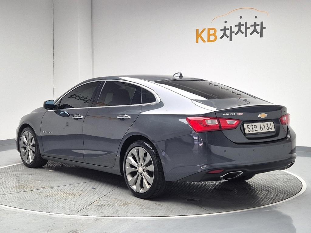 Chevrolet Malibu 2017 photo 2