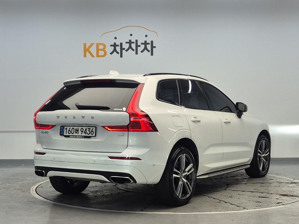 Volvo XC60 R Design T8 AWD 4