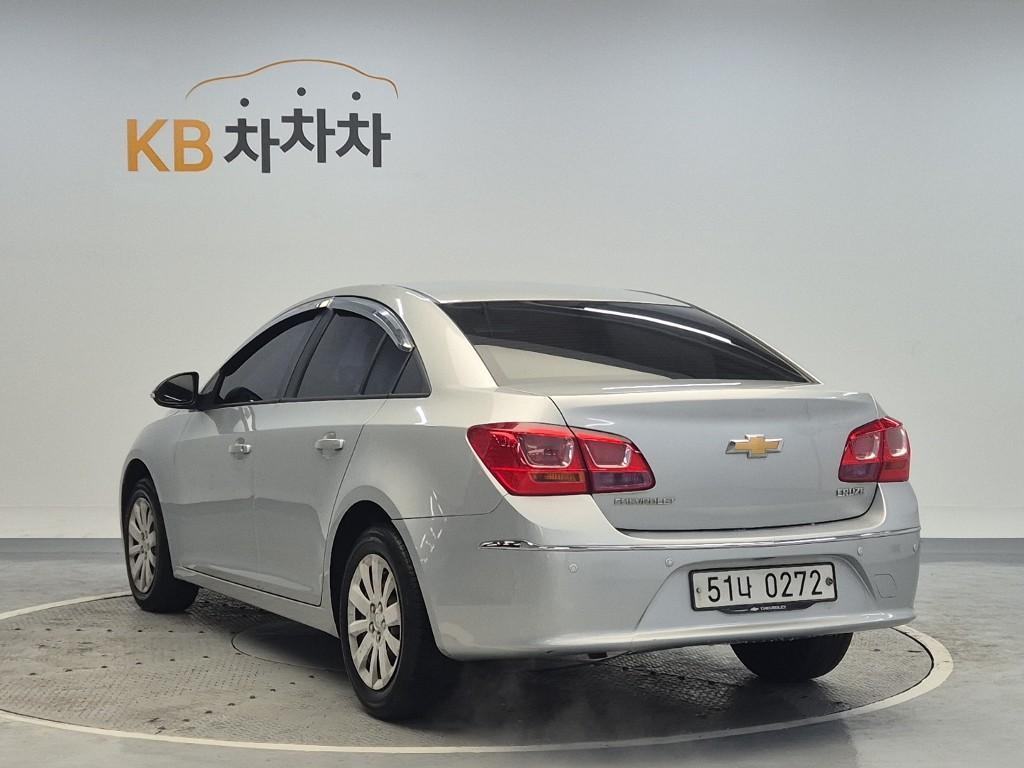 Chevrolet Cruze Amazing LS 1.8 Gasoline 3