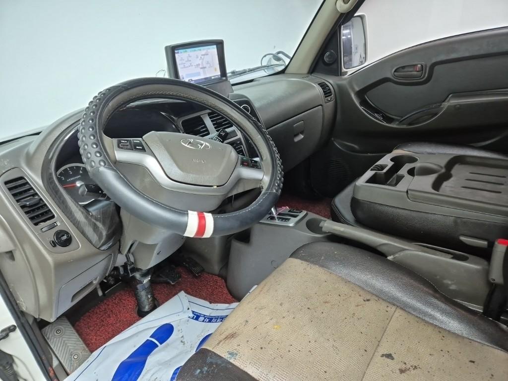 Hyundai Porter II Long Wheelbase Modern Long Wheelbase Double Cab 7