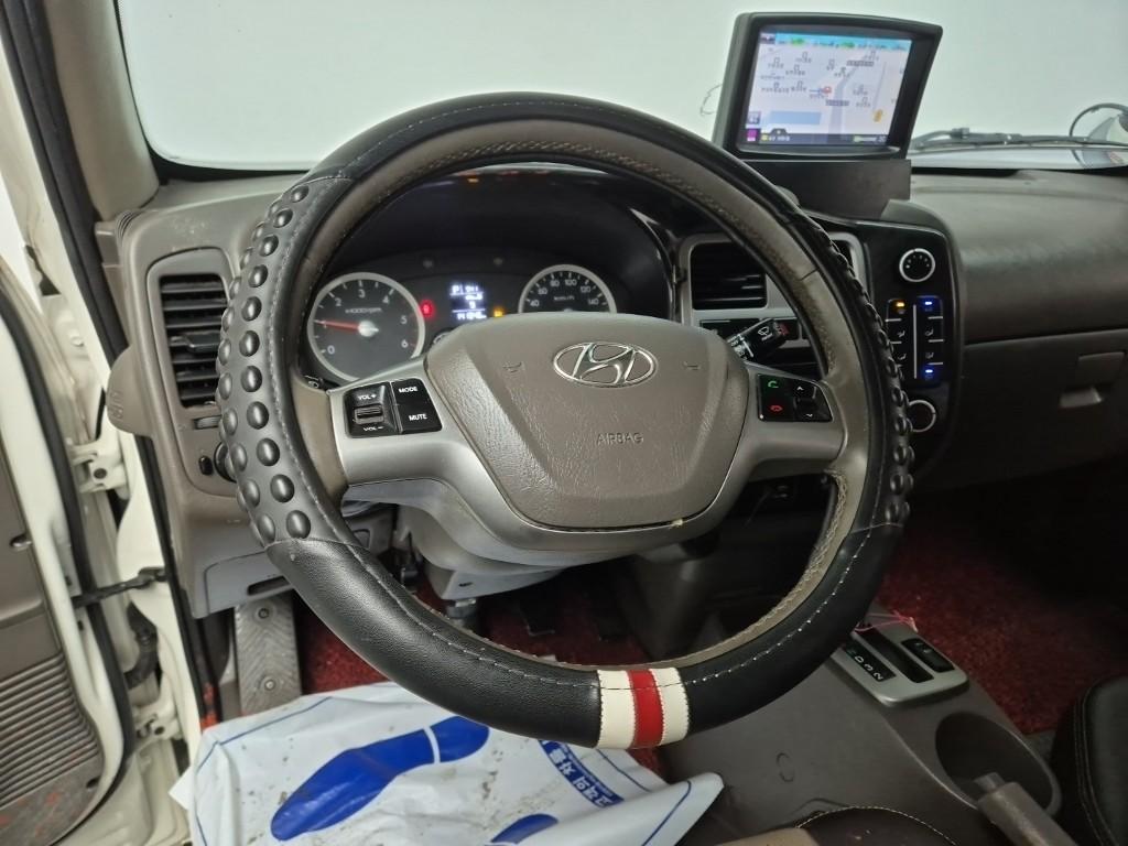 Hyundai Porter II Long Wheelbase Modern Long Wheelbase Double Cab 9