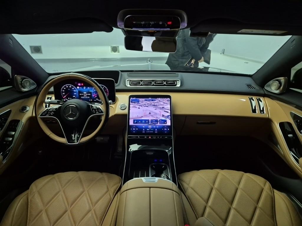 Maybach S-Class Virgil Abloh Edition S680 4 Matic 7