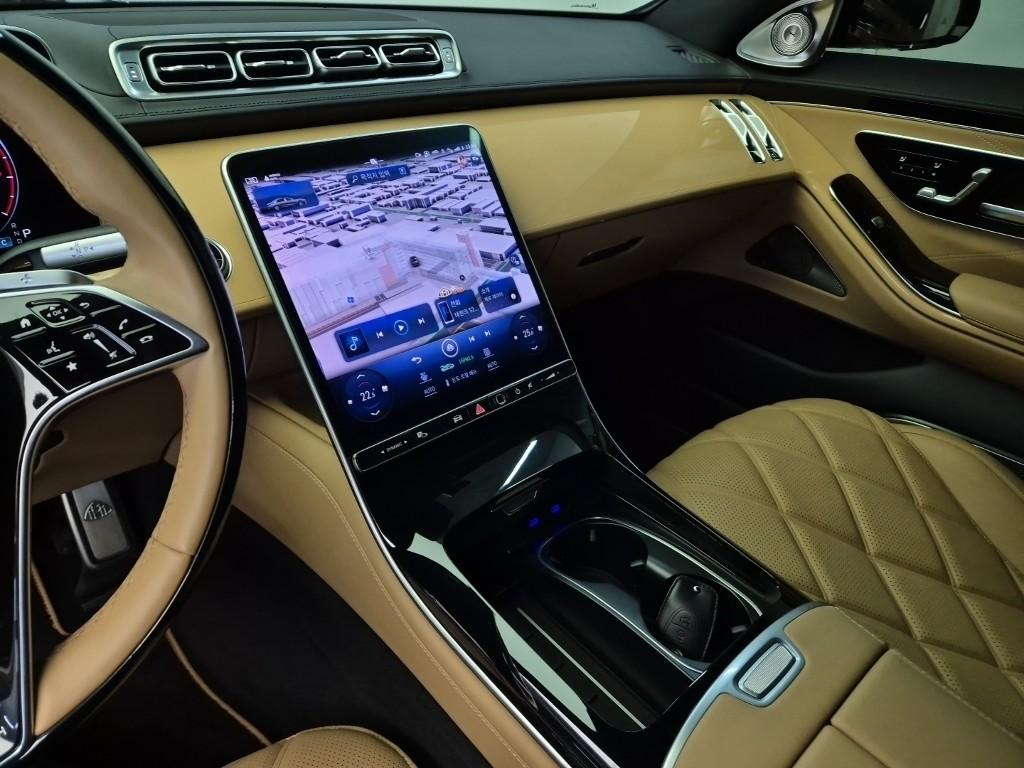 Maybach S-Class Virgil Abloh Edition S680 4 Matic 10