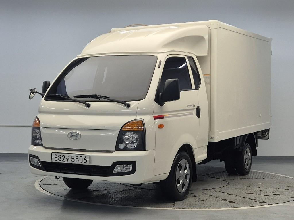 Hyundai Porter II Super Cab Fixed Floor Long Wheelbase Super Cab 2