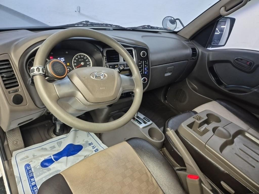 Hyundai Porter II Super Cab Fixed Floor Long Wheelbase Super Cab 7