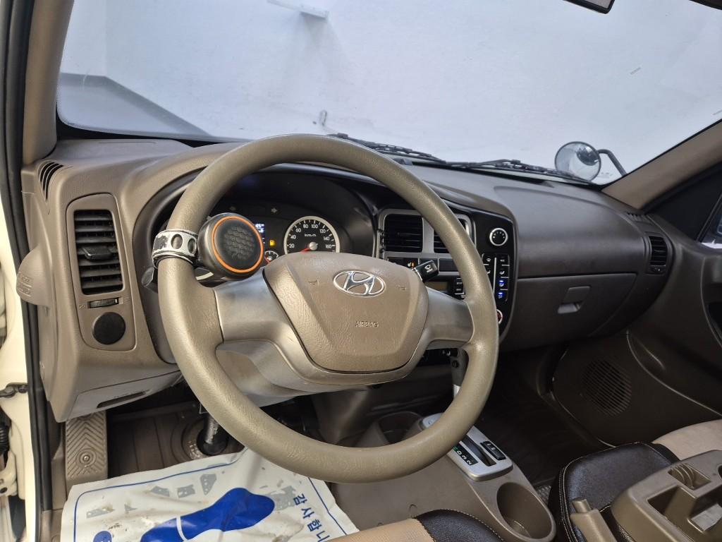 Hyundai Porter II Super Cab Fixed Floor Long Wheelbase Super Cab 9