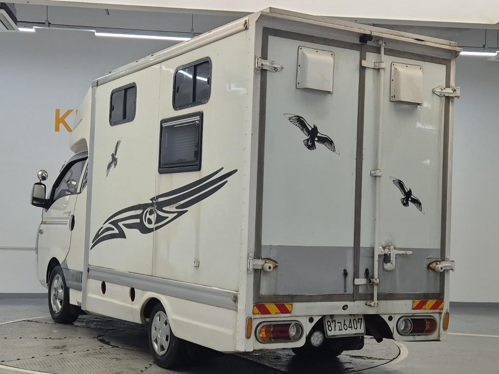 Hyundai Porter II City Van Long Wheelbase Super Cab 3