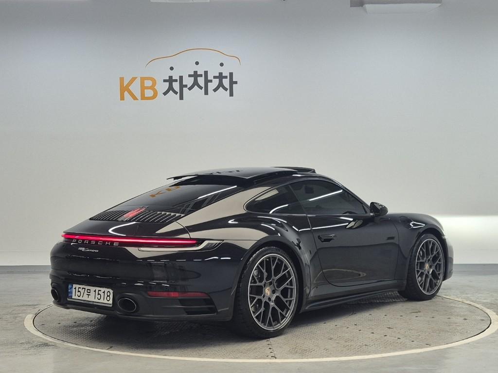 Porsche Carrera 911 992 4