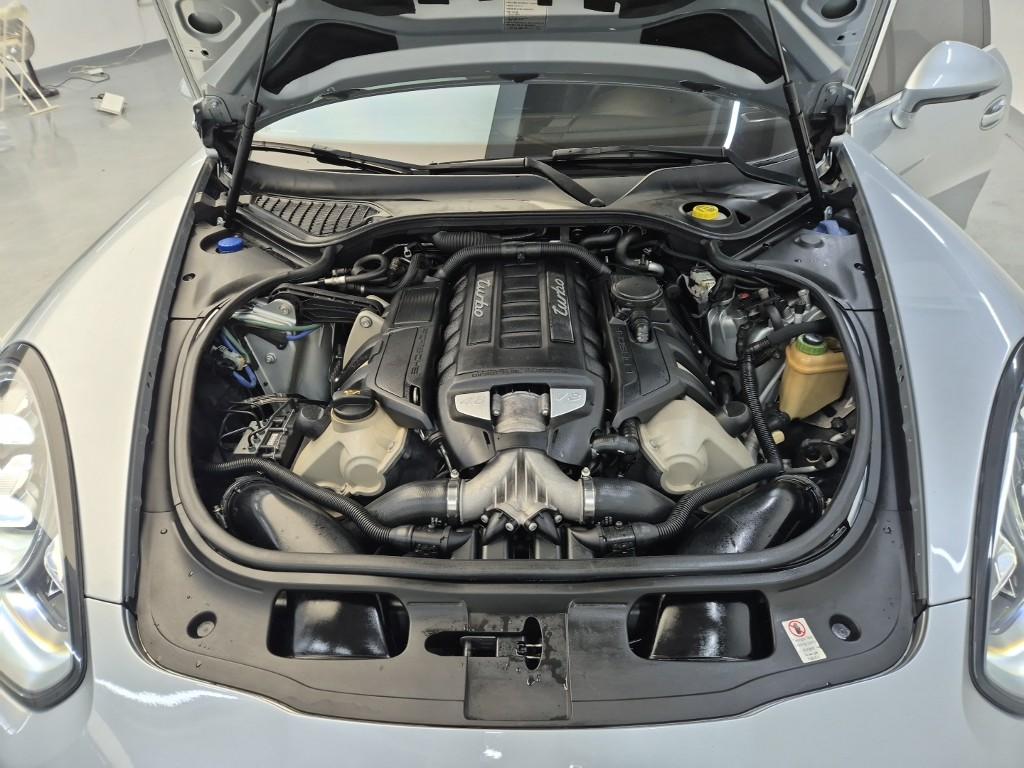 PORSCHE Panamera 4.8 Turbo