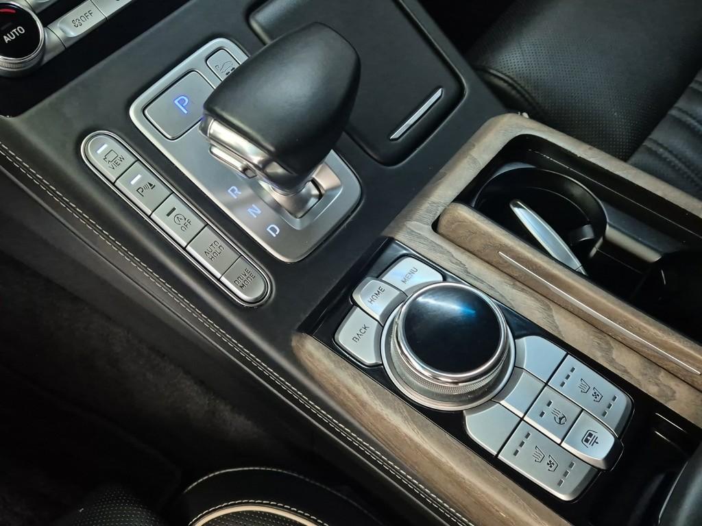 Genesis G90 Prestige 3.8 GDi AWD 9