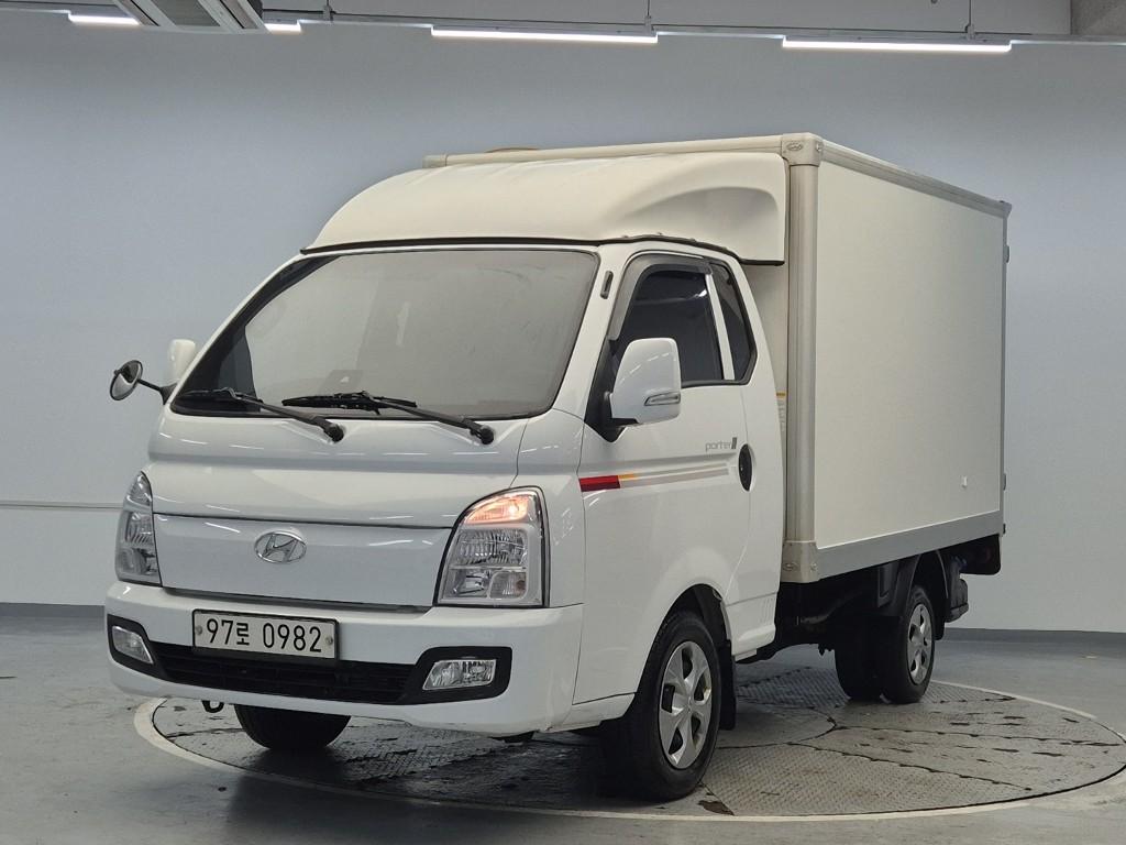 Hyundai Porter II Super Cab Fixed Floor Long Wheelbase Super Cab 2