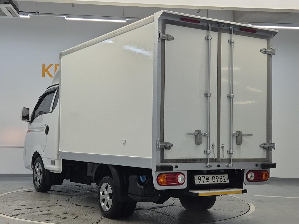 Hyundai Porter II Super Cab Fixed Floor Long Wheelbase Super Cab 3