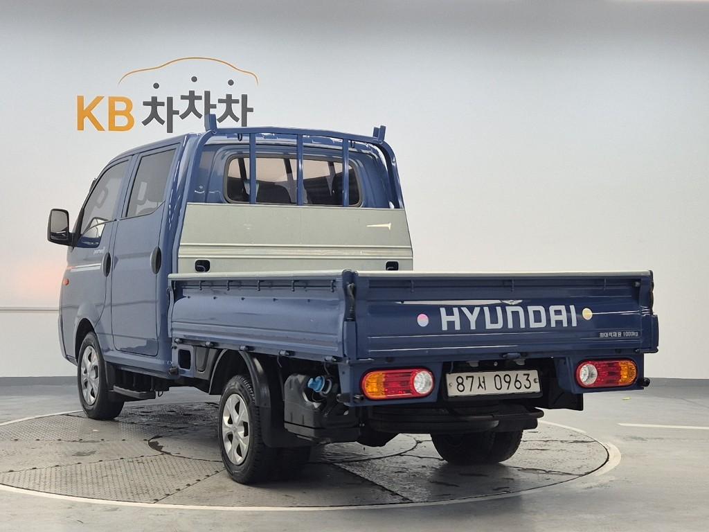 Hyundai Porter II Long Wheelbase Style Long Wheelbase Double Cab 3