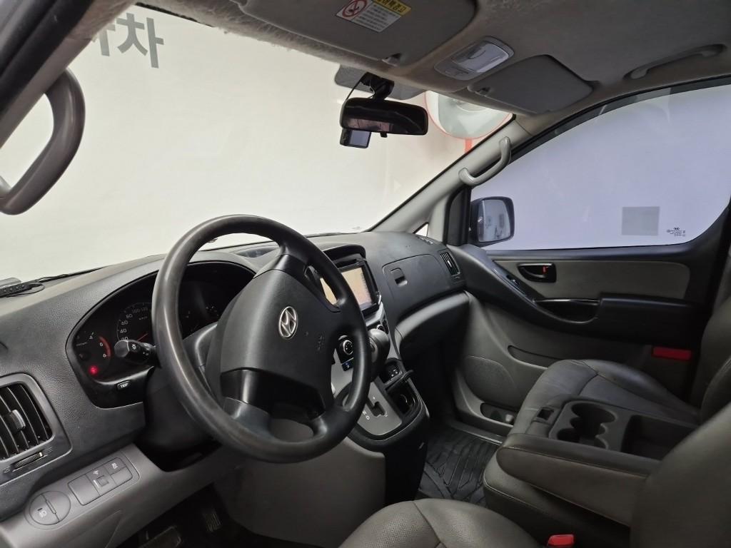 Hyundai Starex Grand Smart 2.5 VGT/ WGT 3 Van 8