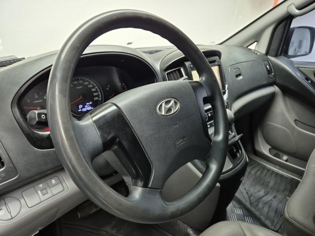 Hyundai Starex Grand Smart 2.5 VGT/ WGT 3 Van 10