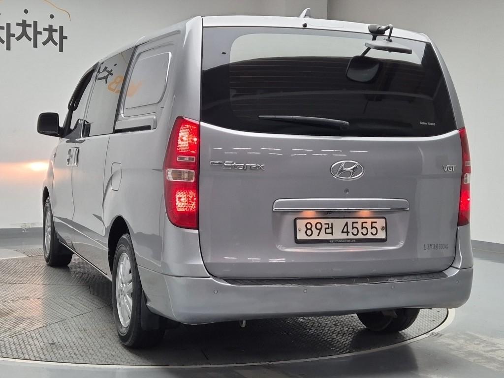 Hyundai Starex 2019 photo 2